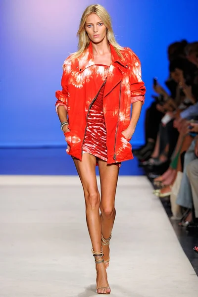 Look 2